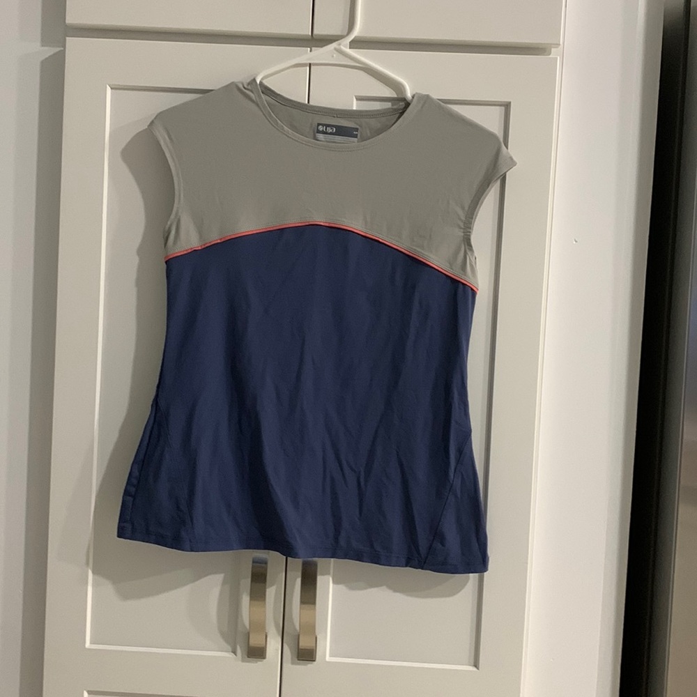 Sleeveless top two tone